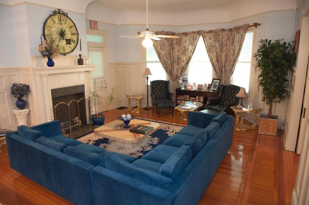 Cedars & Beeches Bed & Breakfast Long Branch Buitenkant foto